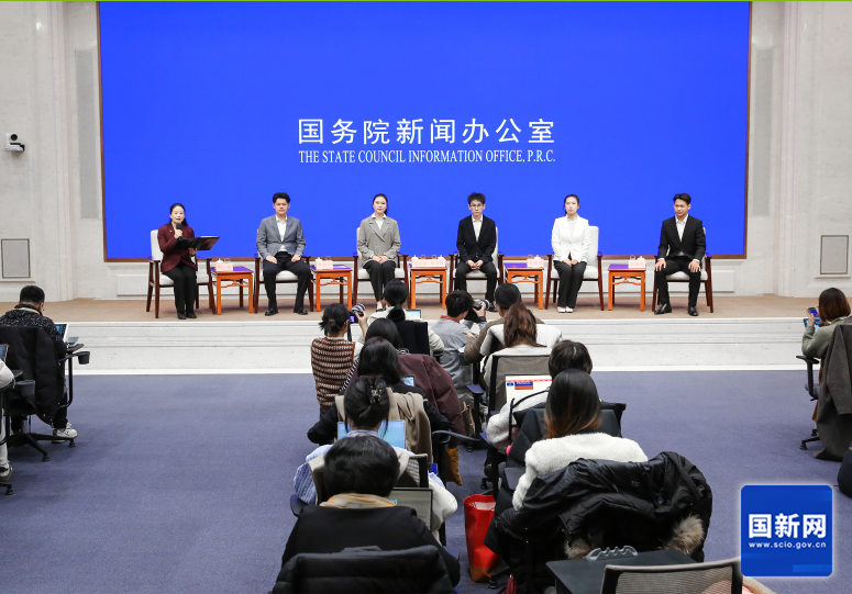 全国五人，河南唯一！19岁技校生获世界技能大赛金牌，亮相国新办新闻发布会